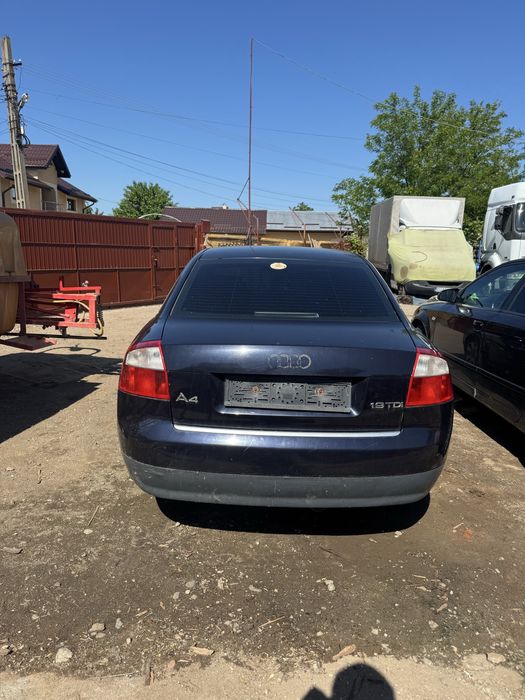 Dezmembrez audi a4b6