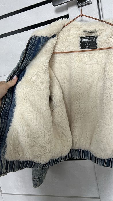 Продам теплую джинсовую куртку