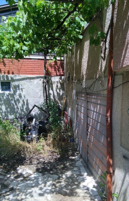Продава къщапв гр.Дупница
