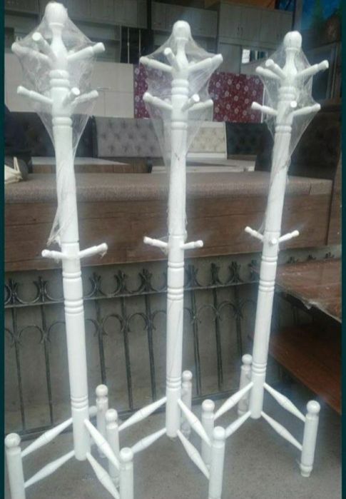 Даставка бесплатная. Вешалка стойка  для одежды