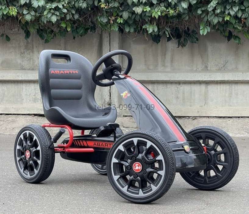 Детский веломобиль (педальный карт) спорт + игра с Abarth Motors