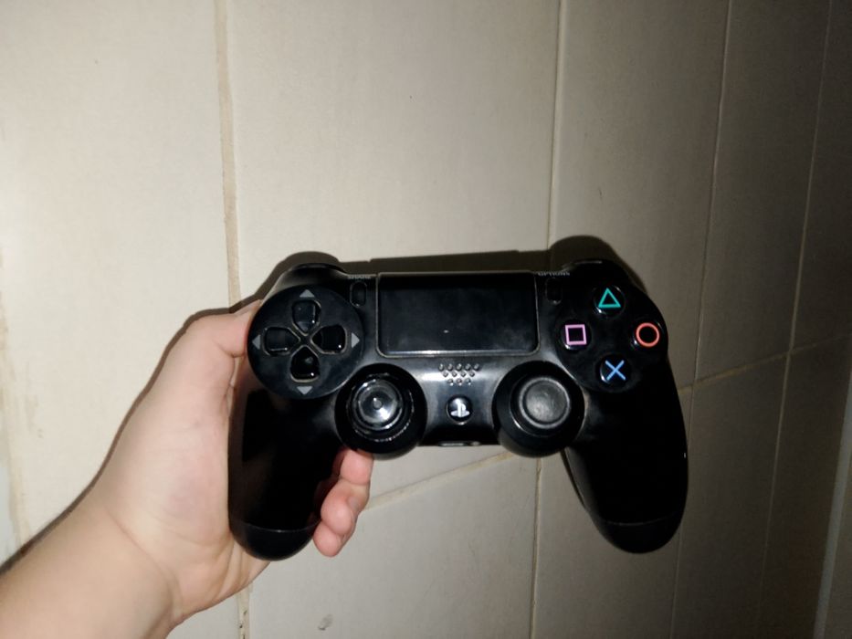 Джостик от плейстейшн четыре