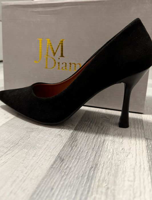 Велурени токчета