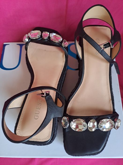 GUESS 36. Стелка 23 см.