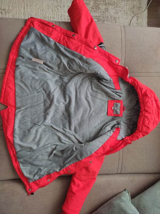 Демисезонные куртки на девочку