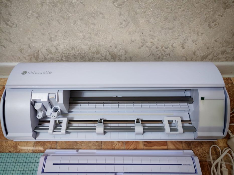Плоттер Силует Cameo 5
