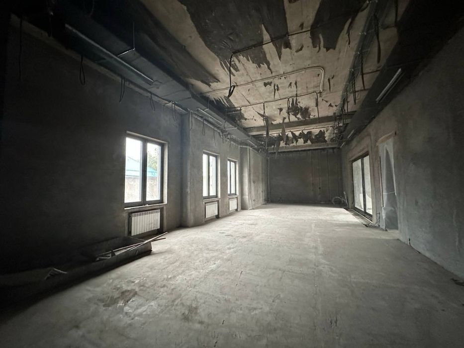 Метро Буюк Ипак Йули, Британская школа Дом 430 кв.м