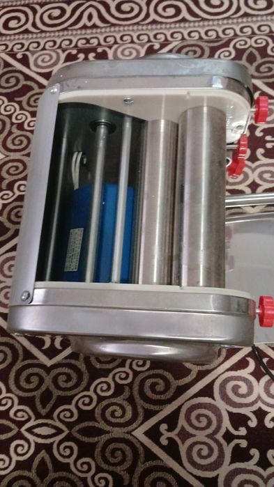 Морозильная камера и тестораскатка