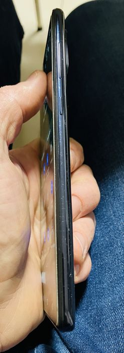 Продавам Samsung Galaxy A71