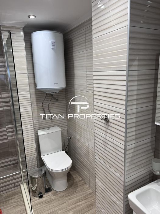 Дава се под наем Двустаен апартамент в Бургас, Център - 55 кв.м за 510 € - Снимка #5