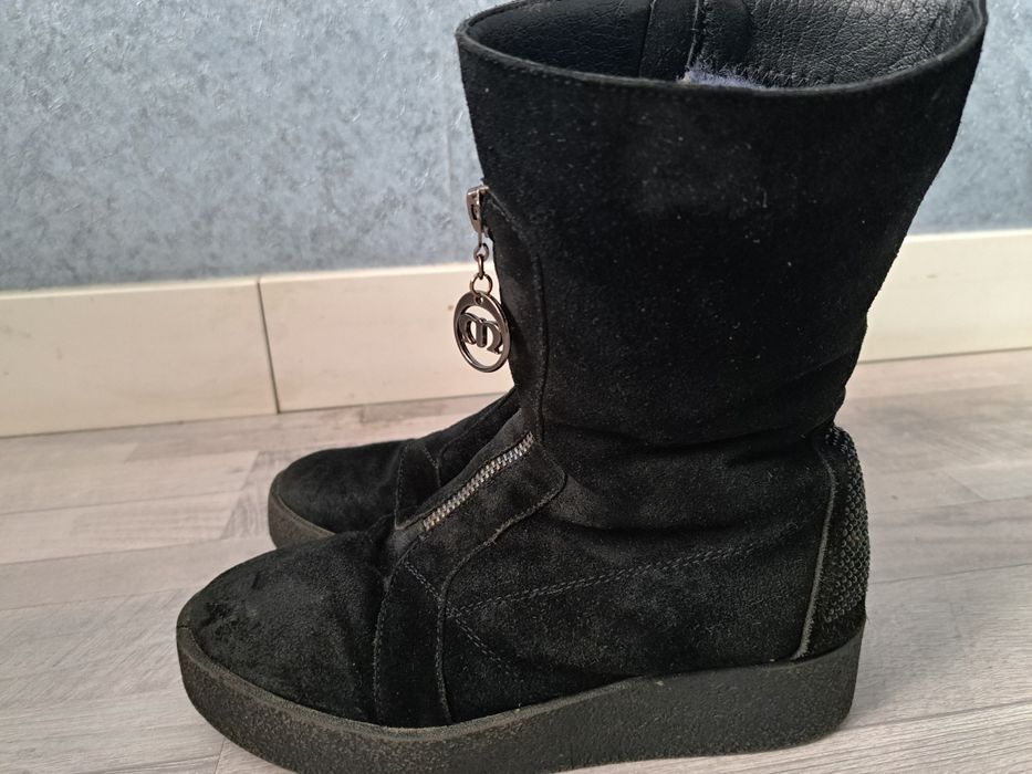 Продам детскую красивую обувь