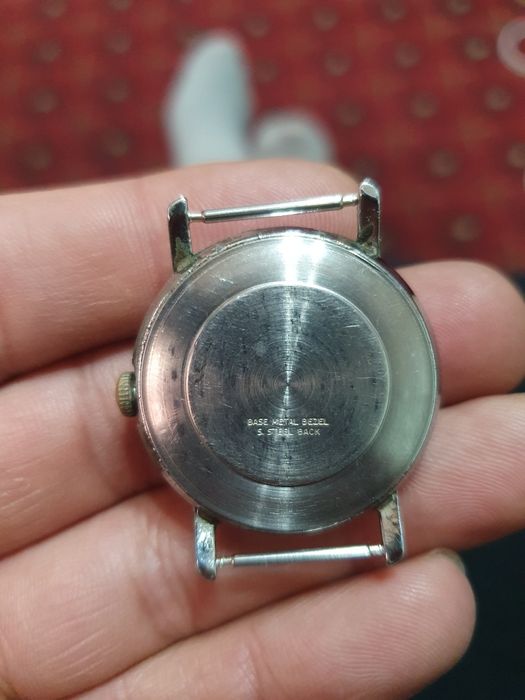 Винтажные часы в отличном состоянии