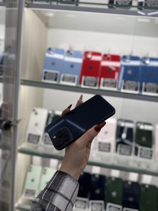 Humor GSM oferă spre vânzare / iPhone 15 Pro Max / 256 GB / Blue / Baterie 86% / Garanție 12 luni / Rate