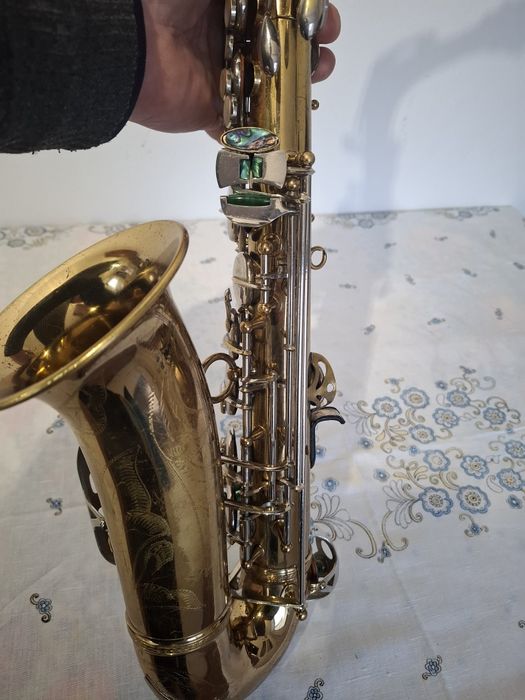 Instrumente muzicale de vânzare