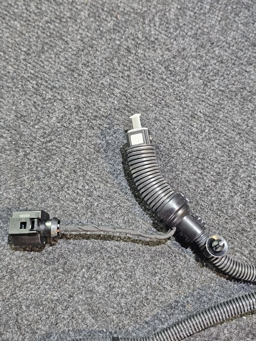 Conducta de dozare pentru injectorul de AdBlue Porsche Macan 95B (2014 - 2018) noua originala
