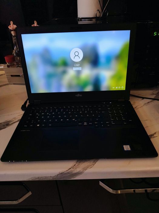Fujitsu Siemens U 758 intel Core i5 8250u 1.60 1.80 GHZ