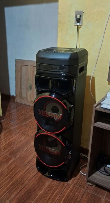 Мощна парти колона LG XBOOM RNC9