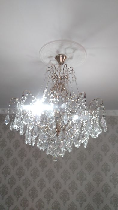 Люстра .В отличном состоянии.