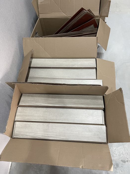 Продам ламинат,33 класс,8 мл,елочка