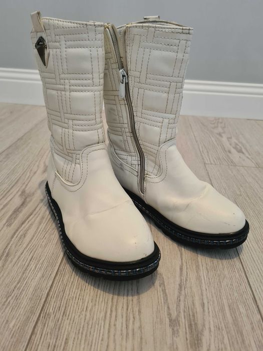 Продам зимние сапоги для девочки