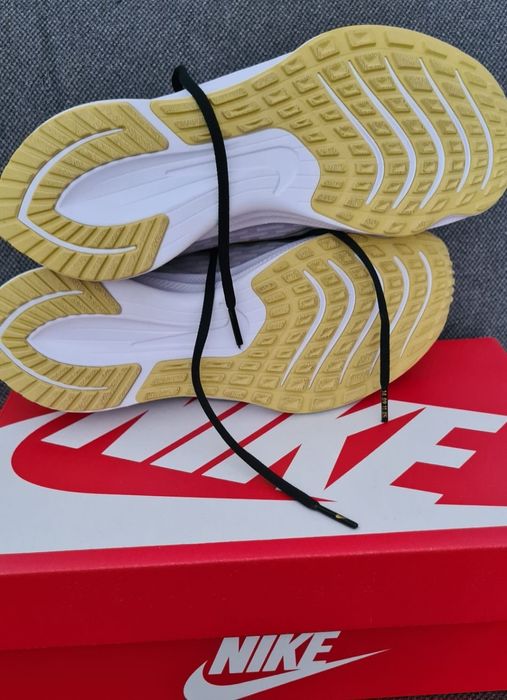 Nike Дамски маратонки