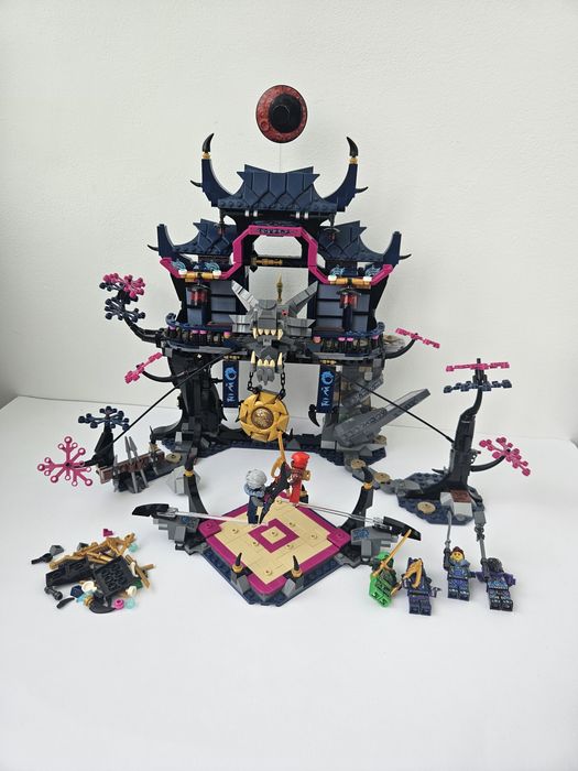 LEGO Ninjago 71813 – Wolf Mask Shadow Dojo (2024)