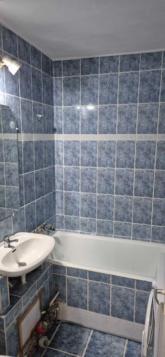 Inchiriez garsoniera decomandata