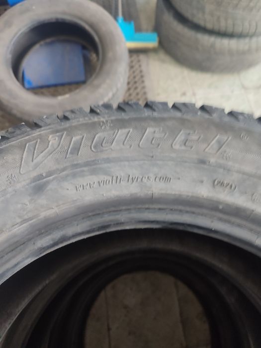 Продам шины 215/65R16