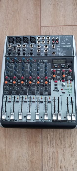 Mixer audio Behringer