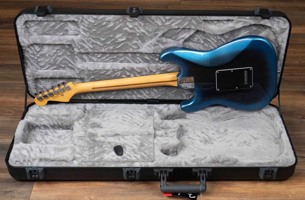 Fender American Professional II Stratocaster RW DK NI Китара