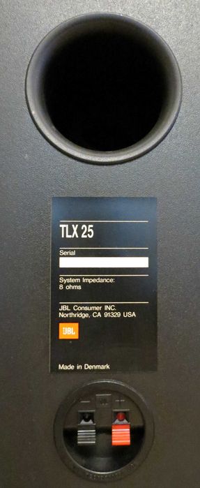 Boxe JBL TLX 25 , power: 80-120 watts , Impedance : 8 ohms , 3-way rear-ported speakers , bass de 20 cm , medie 10 cm , inalte cu calota titan