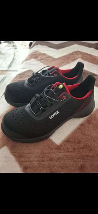 Bocanci UVEX de vanzare