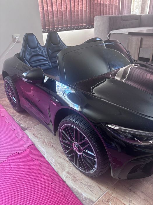 Акумулаторна кола Mercedes SL63 с гаранция до ноември 2027