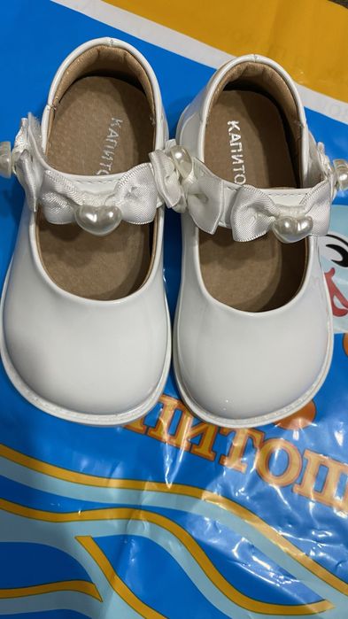 Продам туфельки для девочки