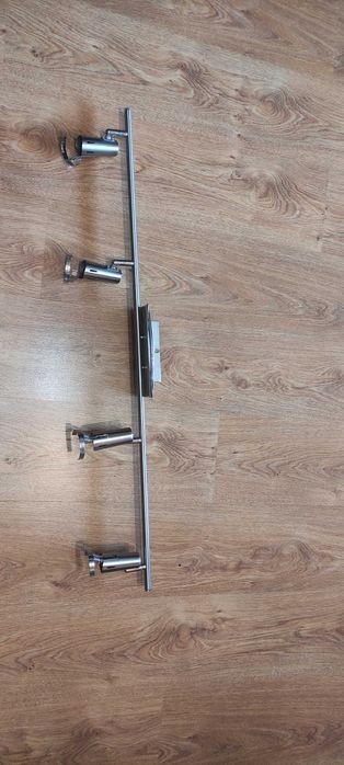 Осветителен спот пръчка с 4 крушки