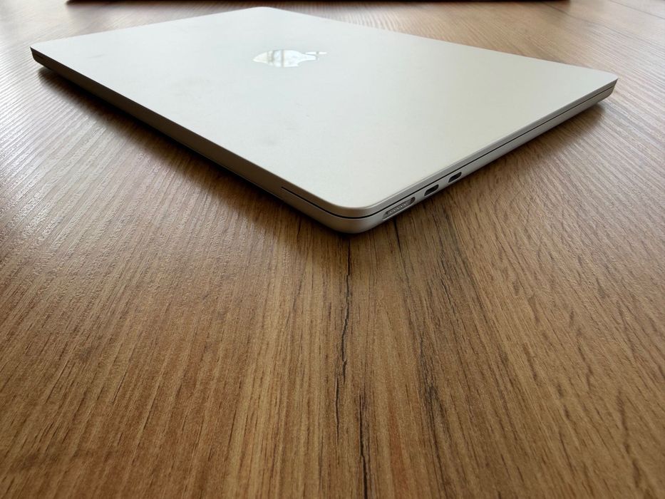 MacBook Air 13" M4 Chip 10-CPU, 8-GPU, 16GB RAM, 256GB SSD В ГАРАНЦИЯ