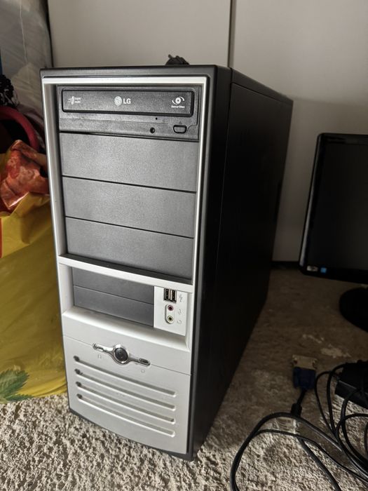 Компютър 4GB RAM