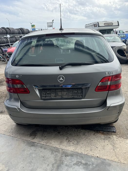 Mercedes-Benz B 180 цди на части.