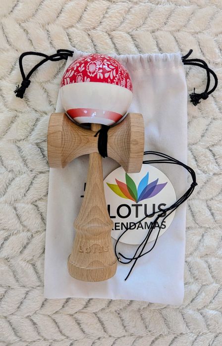 Kendama LOTUS: Gallagher/Bloom, Antiskid/Sticky (Pret pe bucata!)