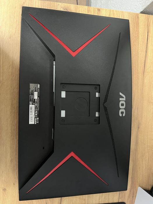 Продавам AOC 27” 240Hz