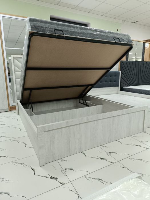 Двухспальная кровать фабричная качество можно в рассрочку