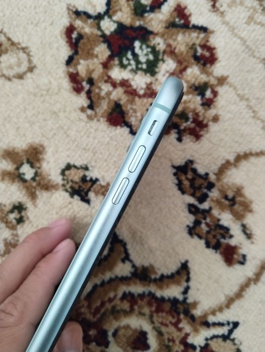 iPhone 11 в хорошем состоянии