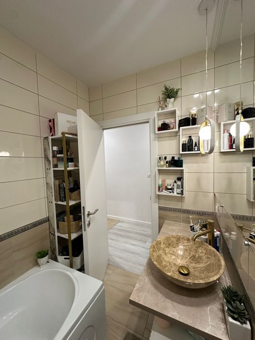 De vanzare apartament 2 camere, tip studio, renovat 2025, in Cosmopolis — fotografia 3
