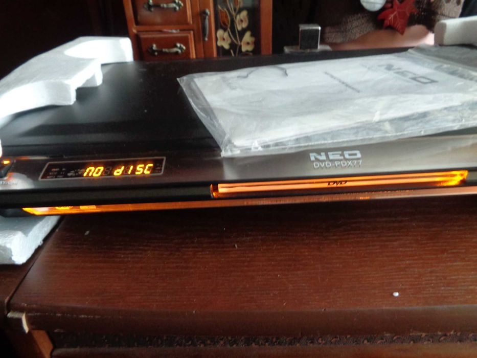 Продавам  DVD плейър NEO, модел DVD-PDX77.