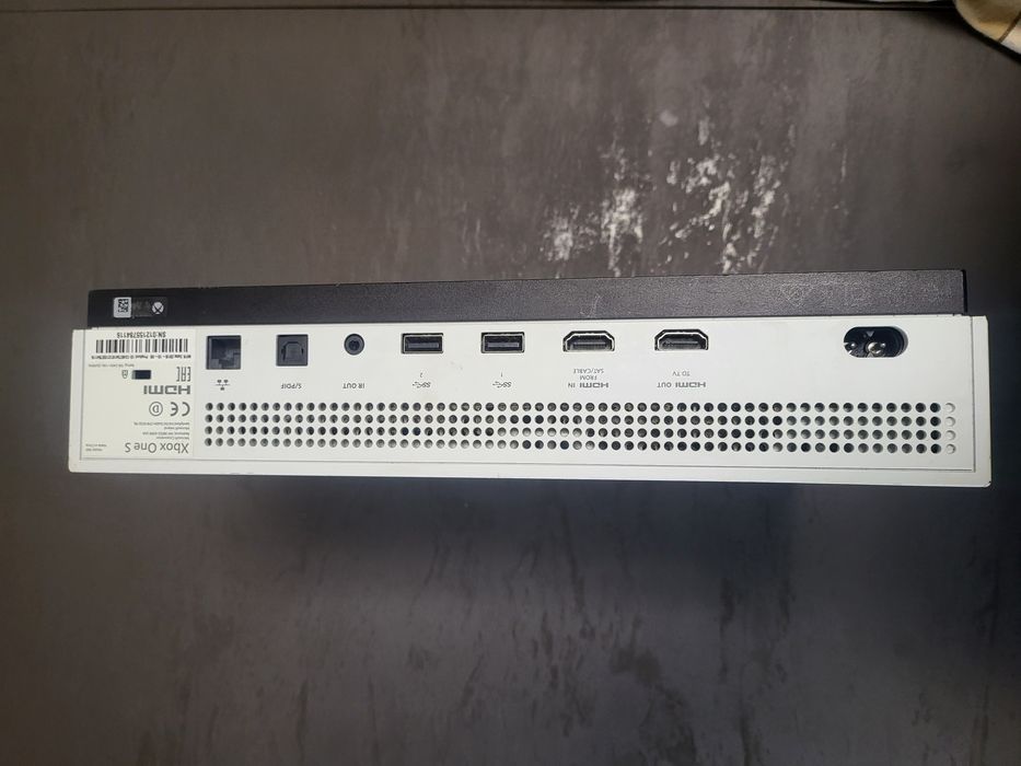 Xbox  + controller  + power cable