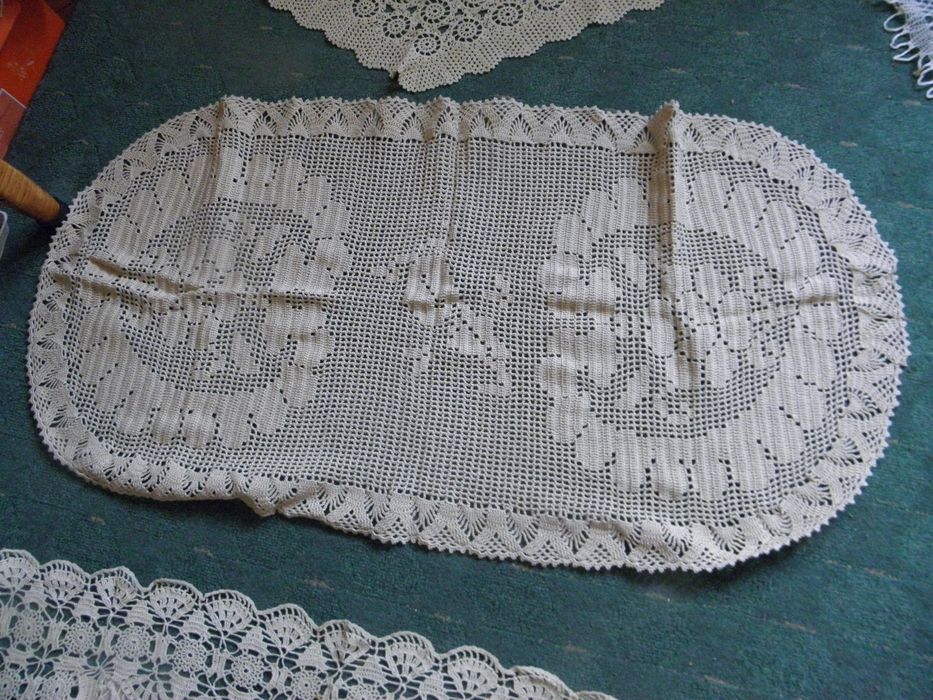 Няколко броя мильо,каре,покривка,калъфки за възглавници