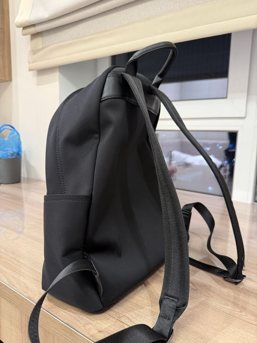 Рюкзак черный женский.