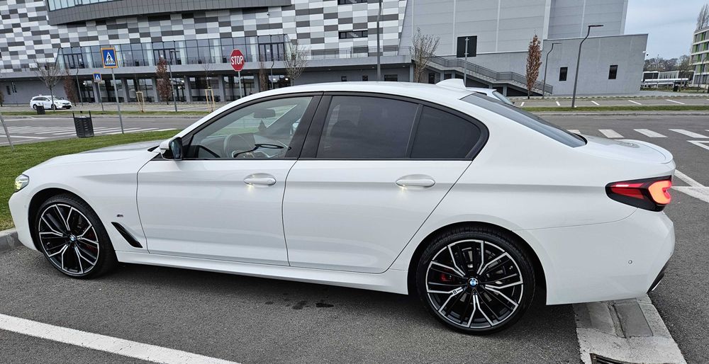 BMW 520d M Xdrive G30 LCI Mild Hybrid 2021 Oradea • OLX.ro
