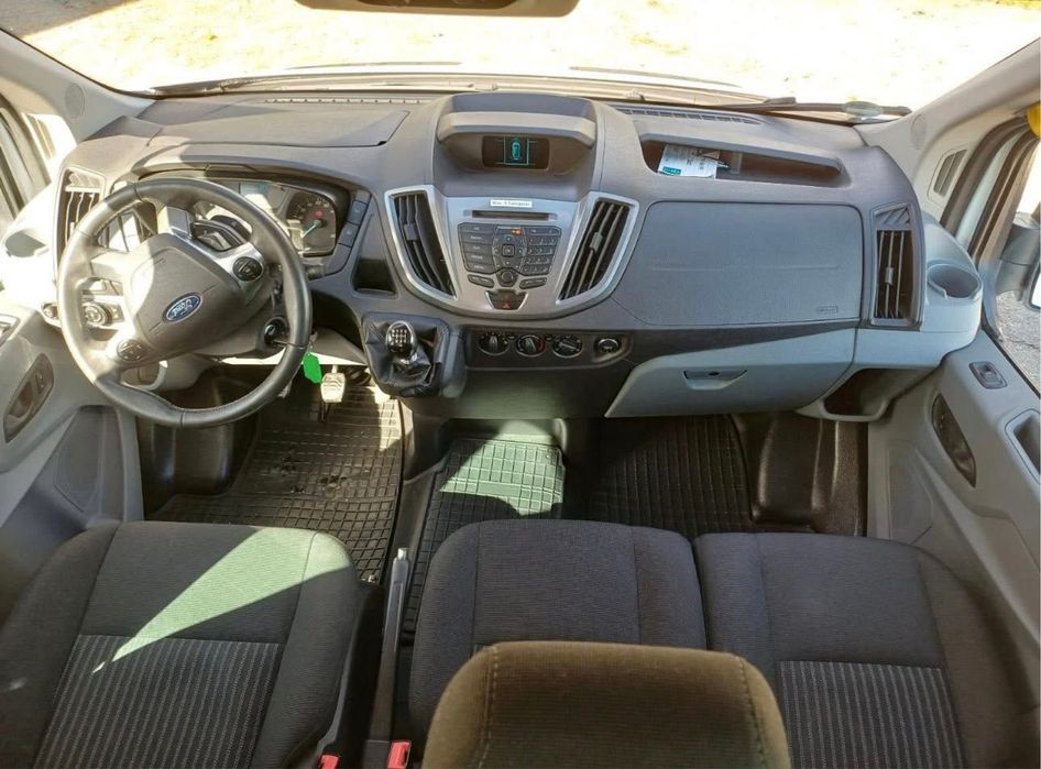 Ford transit 8+1 350 L4