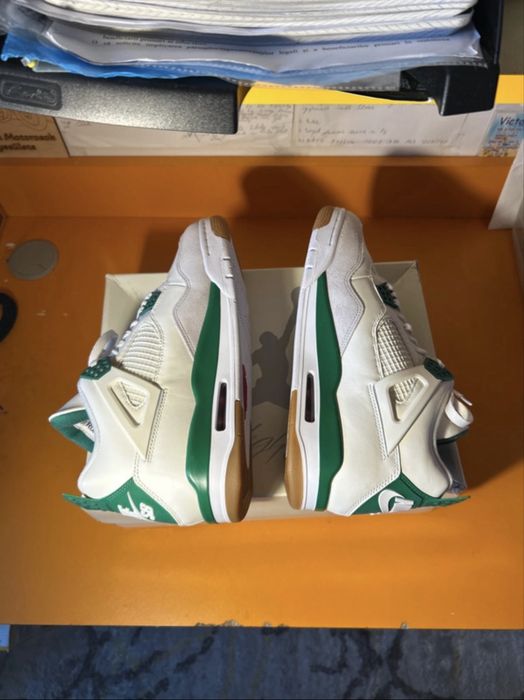 Air Jordan 4 White and Gree